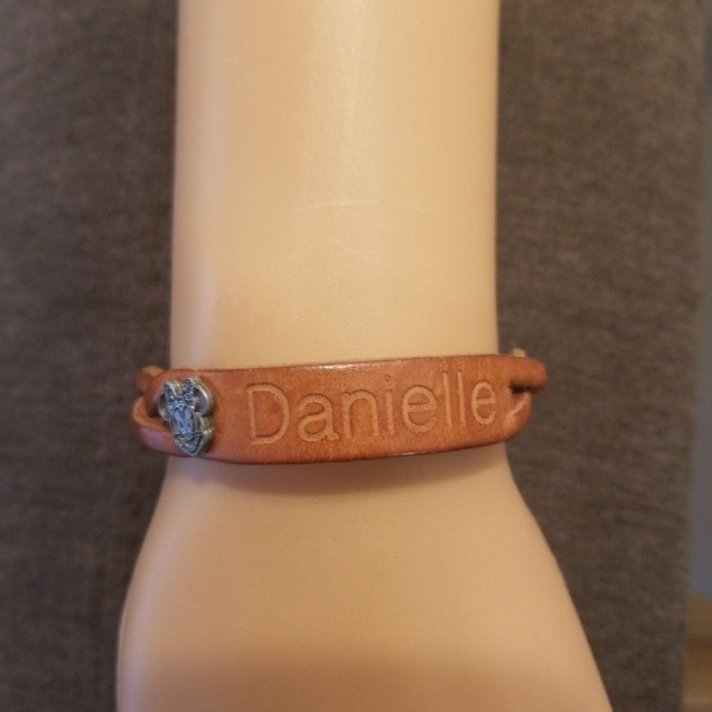 Disney leather engraved name bracelet "Danielle" with mouse